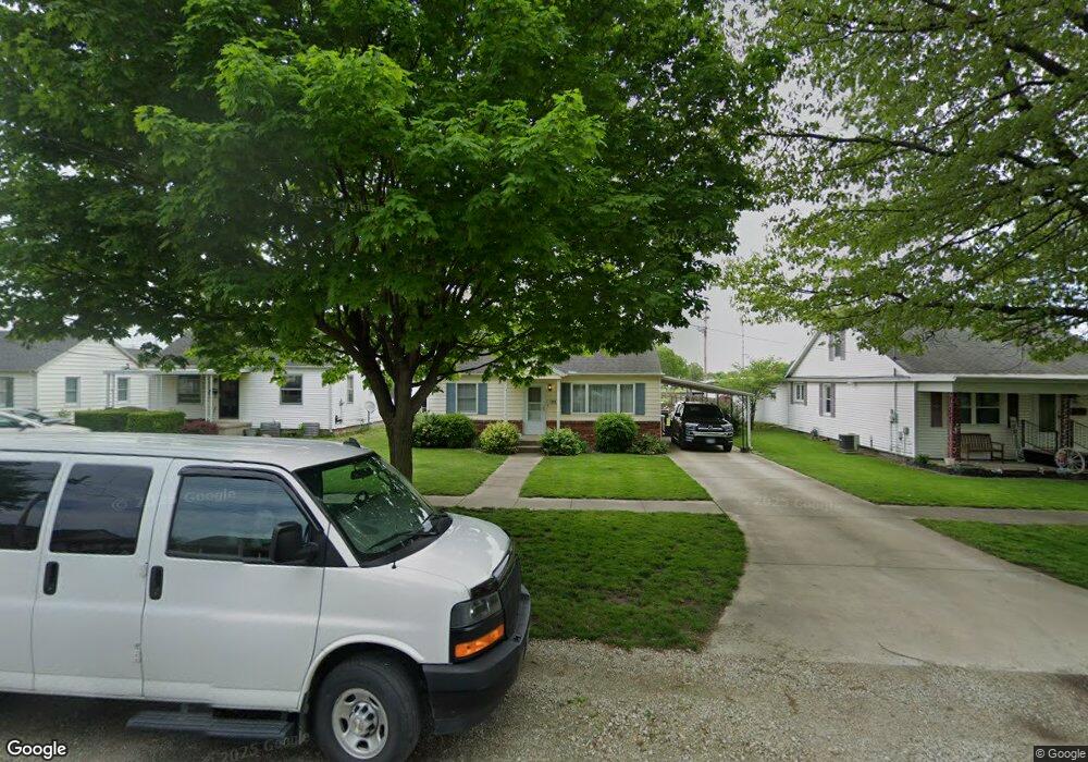 1016 S 13th St, Mattoon, IL 61938 - photo 1