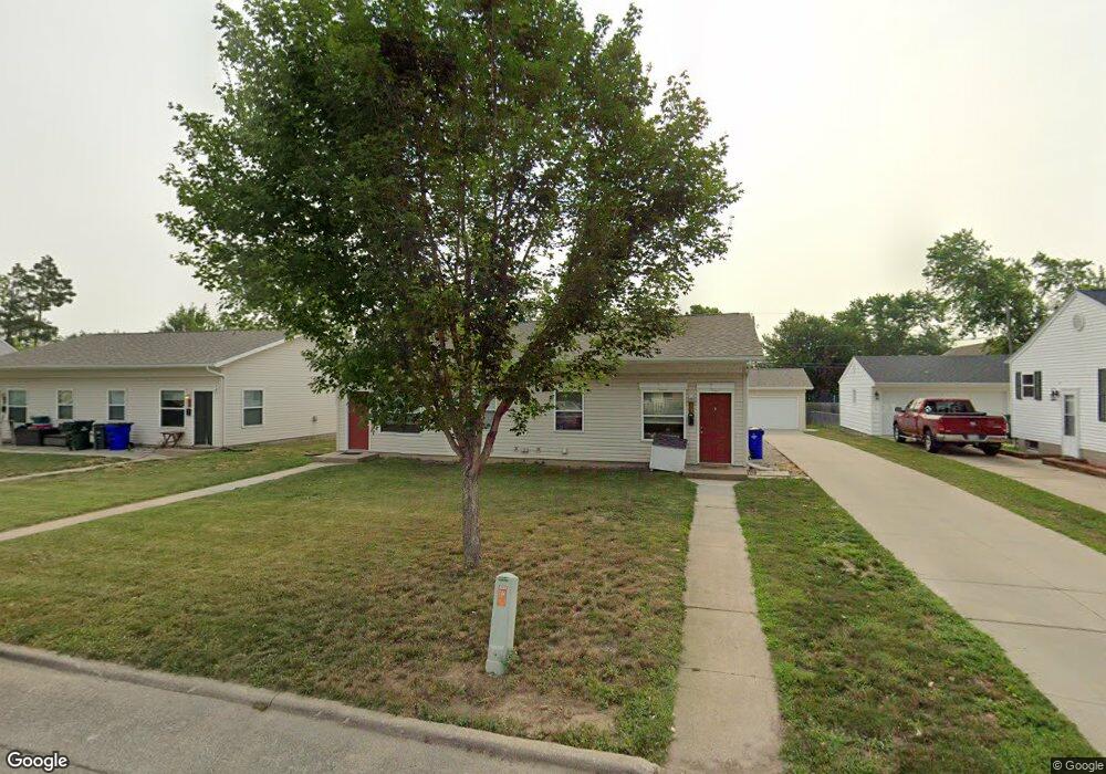 1623* 9th St NW, Cedar Rapids, IA 52405 - photo 1