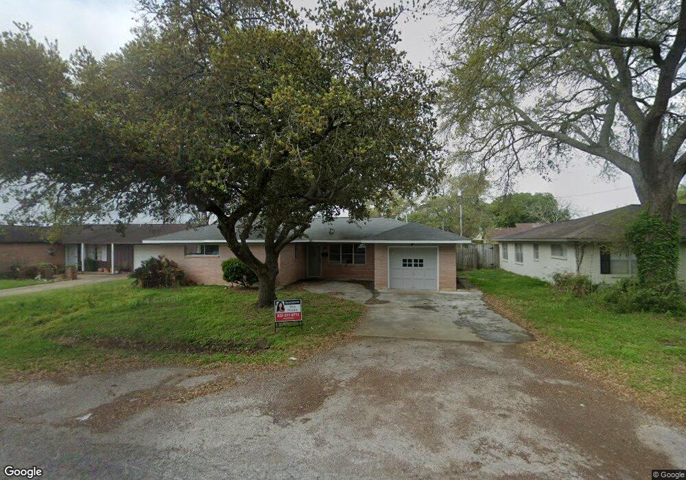 1820 Sunset Ave, Bay City, TX 77414 - photo 1