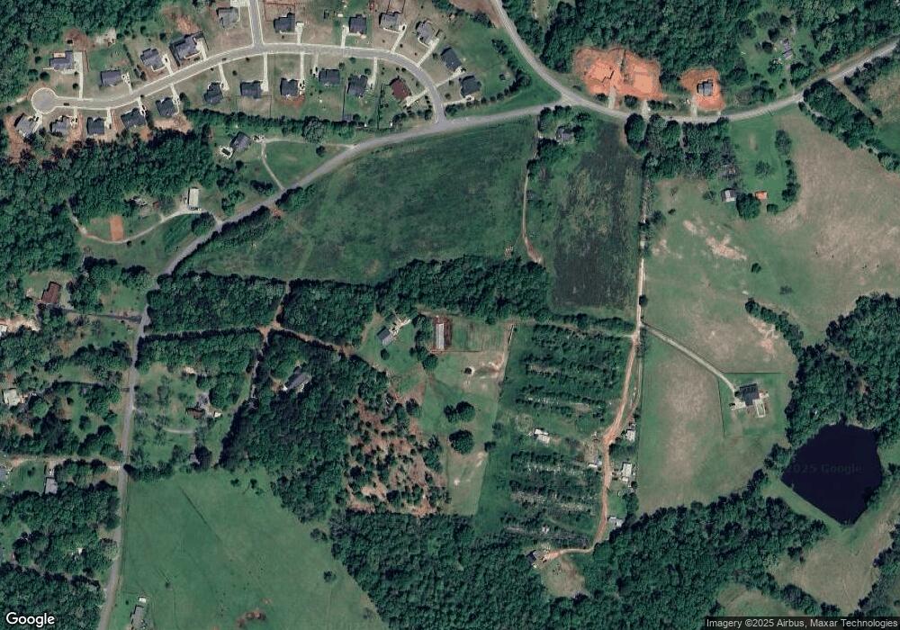 277 Dewaters Rd, Commerce, GA 30529 - photo 1