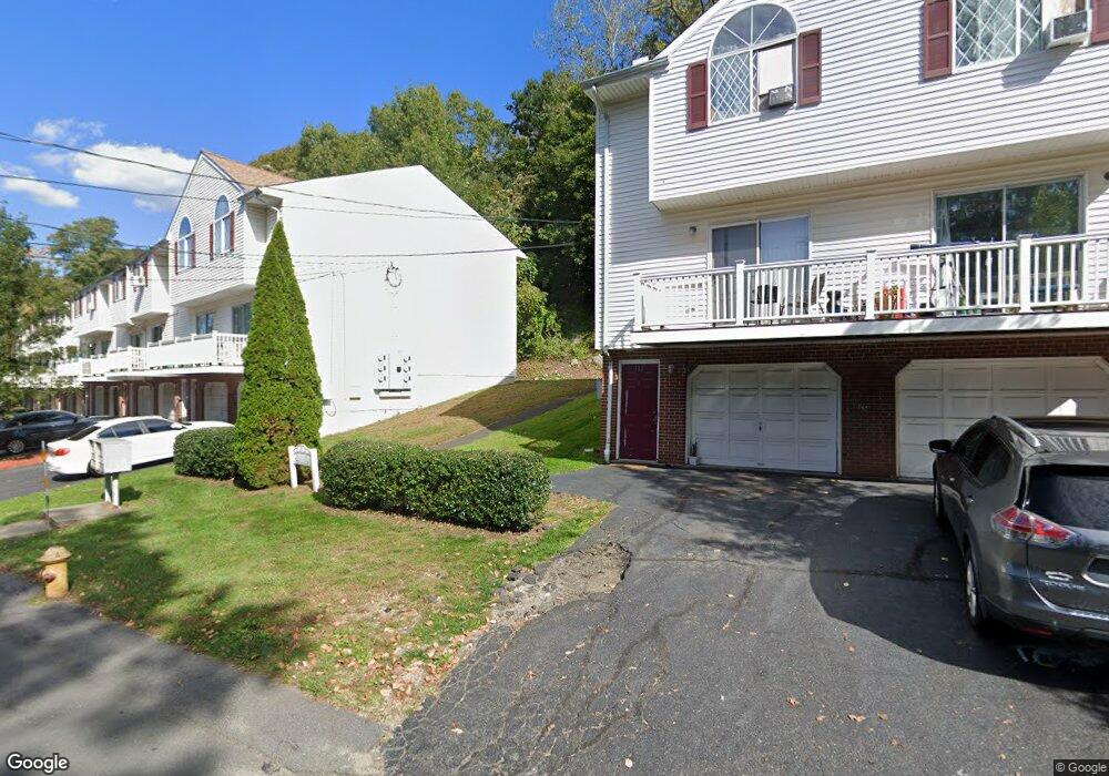 152 Lincoln St unit 21, Waterbury, CT 06710 - photo 1