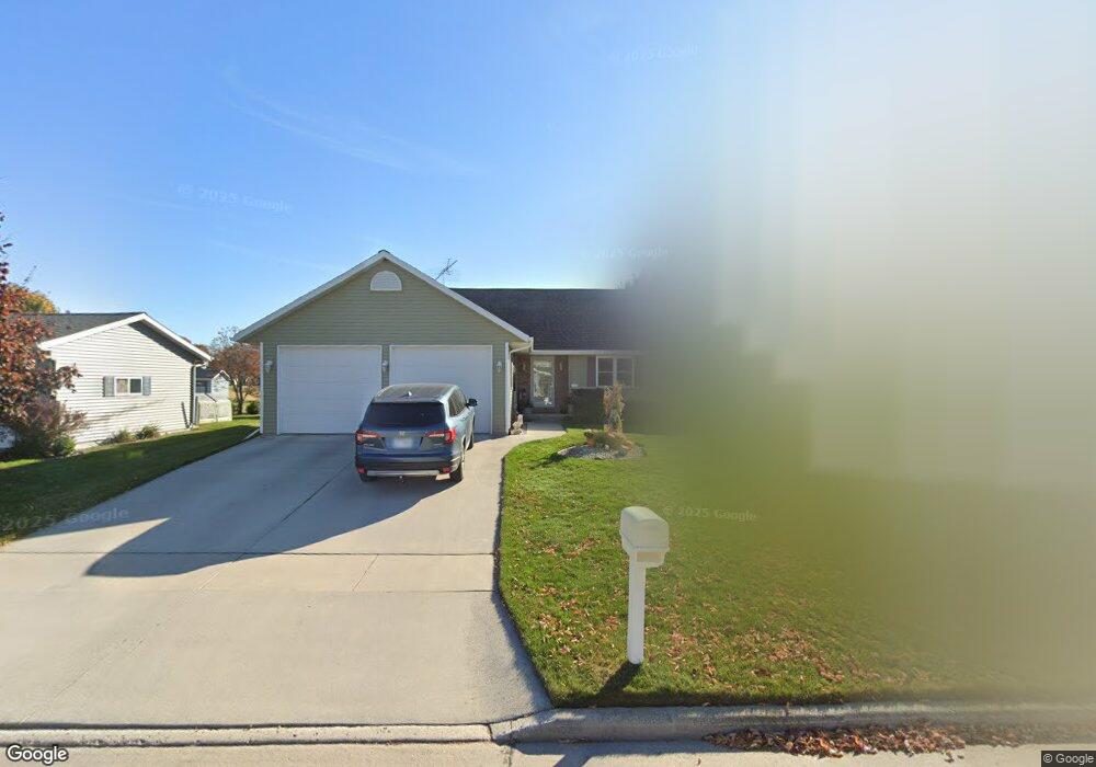 1315 E Ivy Ln, Manitowoc, WI 54220 - photo 1