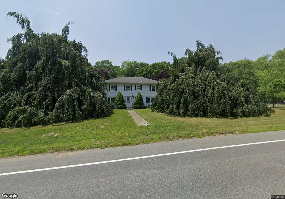 233 Metacom Ave, Bristol, RI 02809 - photo 1