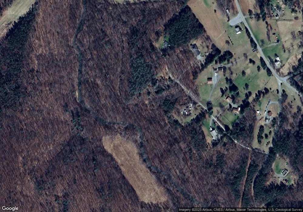 215 Middle Fork Ln, Berkeley Springs, WV 25411 - photo 1