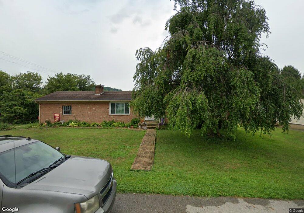 401 N Elm St N, Sugar Grove, OH 43155 - photo 1