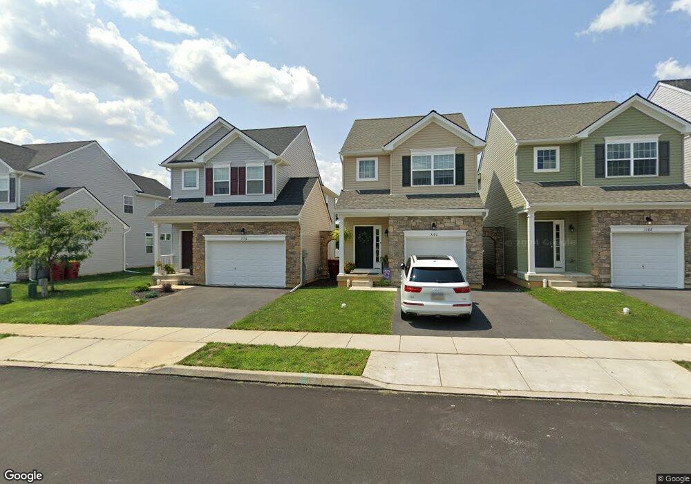 2182 Huntington Ln unit 7, Stockrtwn Township, PA 18040 - photo 1