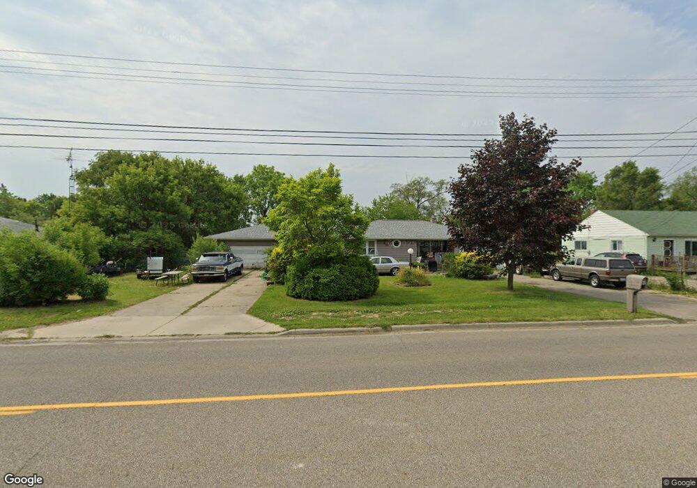 1138 E Coldwater Rd, Flint, MI 48505 - photo 1