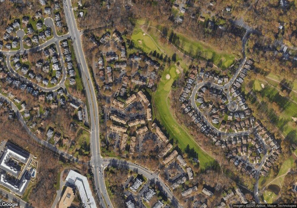 12100 Greenway Ct unit 233, Fairfax, VA 22033 - photo 1