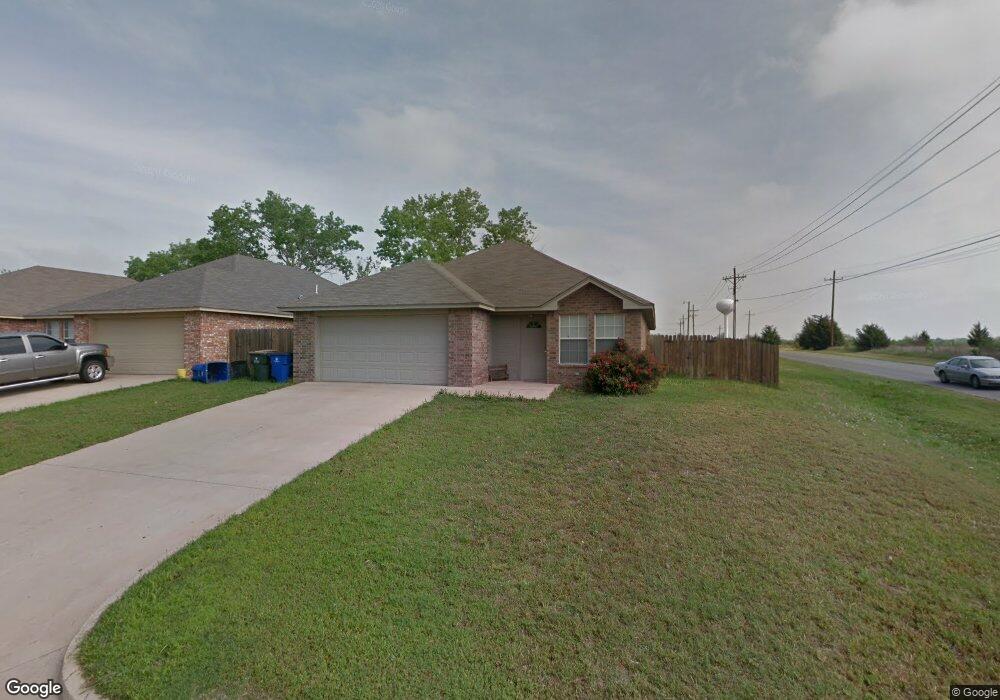 2601 2601 Highcrest, Duncan, OK 73533 - photo 1