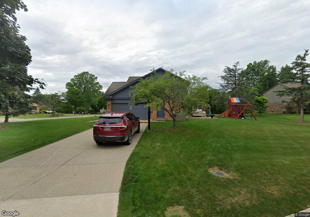 6266 Marshview Ln, West Bloomfield, MI 48323 - photo 1