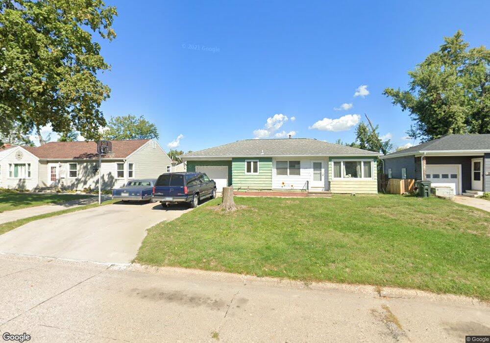 2416 10th Ave SW, Cedar Rapids, IA 52404 - photo 1