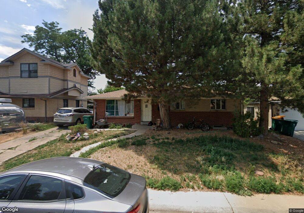 533 Elmira St, Aurora, CO 80010 - photo 1