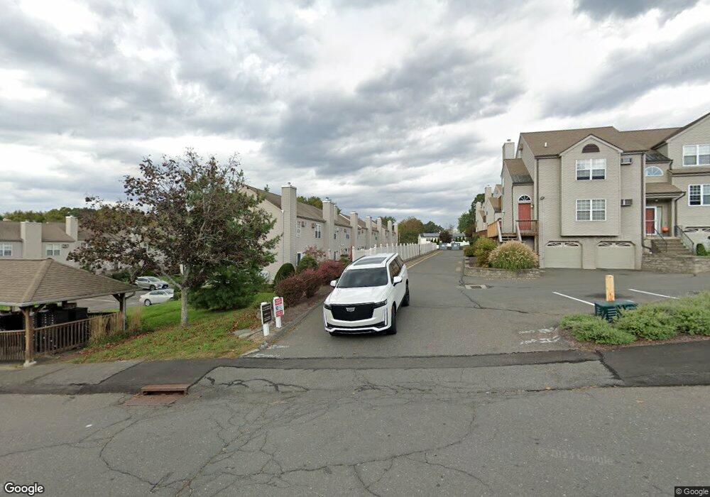 24 Taft Pointe unit 37, Waterbury, CT 06708 - photo 1