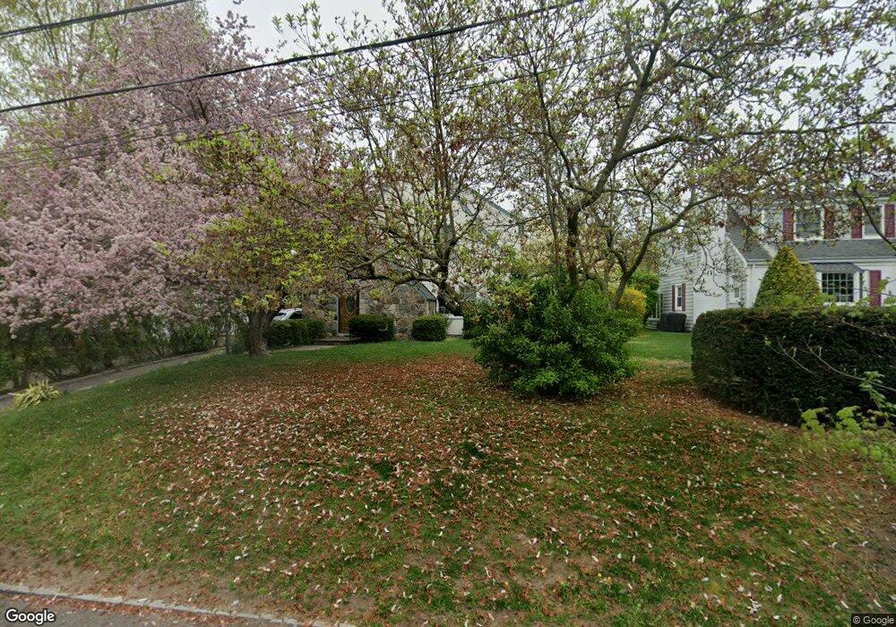 22 Mitchell Rd, Port Washington, NY 11050 - photo 1