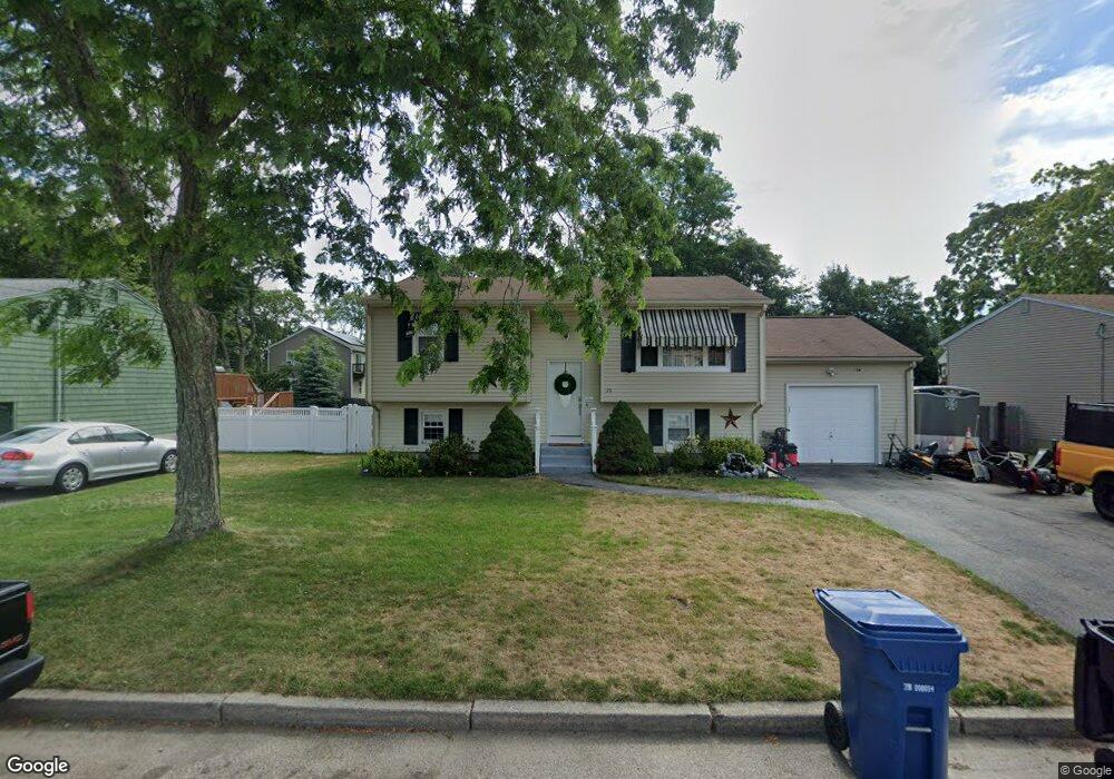 20 Gateway Ct, Warwick, RI 02889 - photo 1