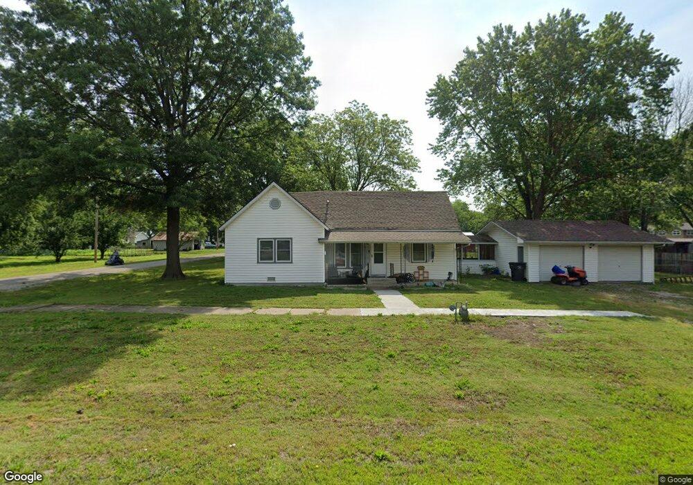 201 S Huston St, Altamont, KS 67330 - photo 1