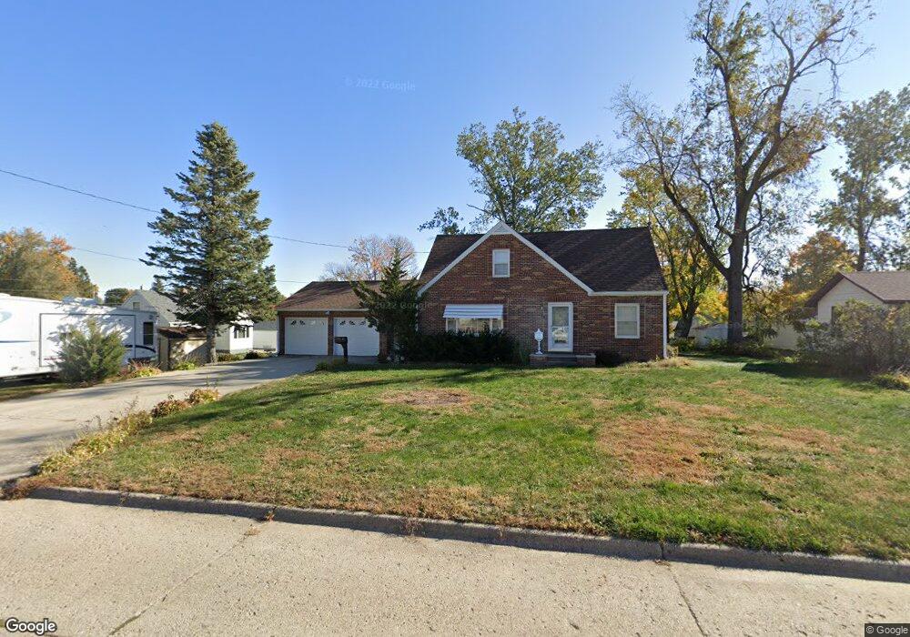 518 E 5th St S, Newton, IA 50208 - photo 1