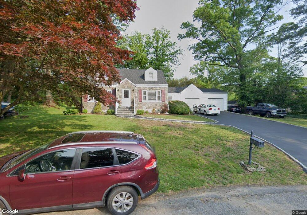 9 Hillcrest Rd, Trumbull, CT 06611 - photo 1