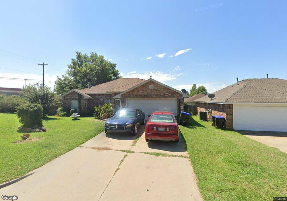 724 Woodbriar, Noble, OK 73068 - photo 1