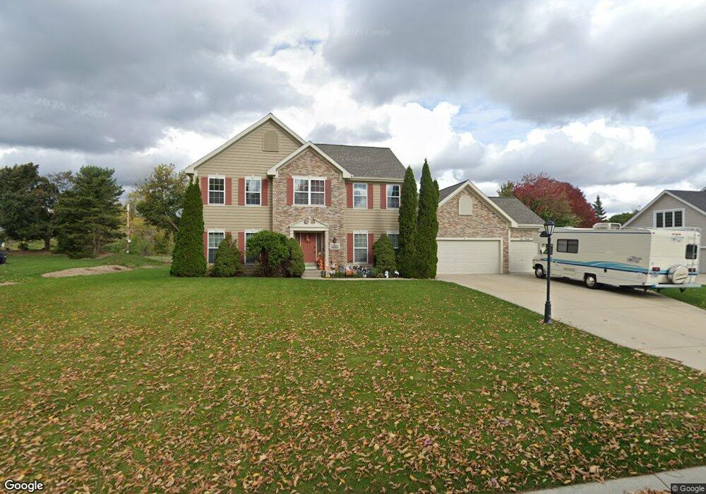 N71W14682 Terriwood Dr, Menomonee Falls, WI 53051 - photo 1