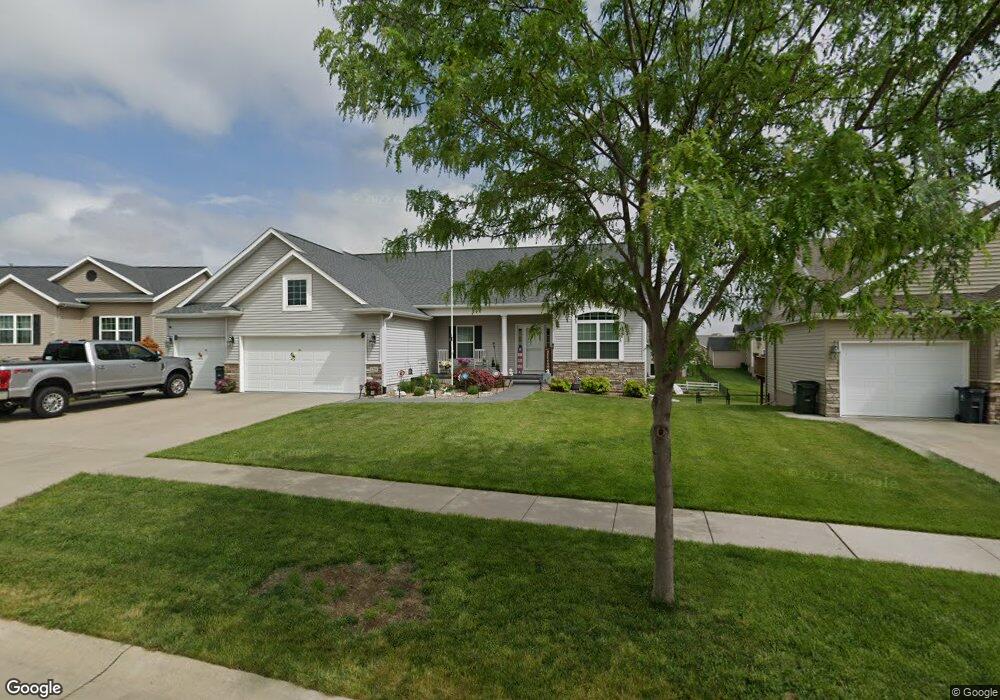 2208 Hallbrook St SW, Cedar Rapids, IA 52404 - photo 1