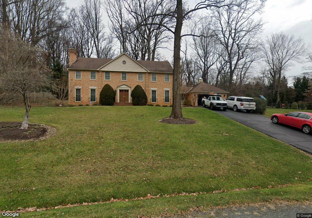 7726 Crossover Dr, McLean, VA 22102 - photo 1