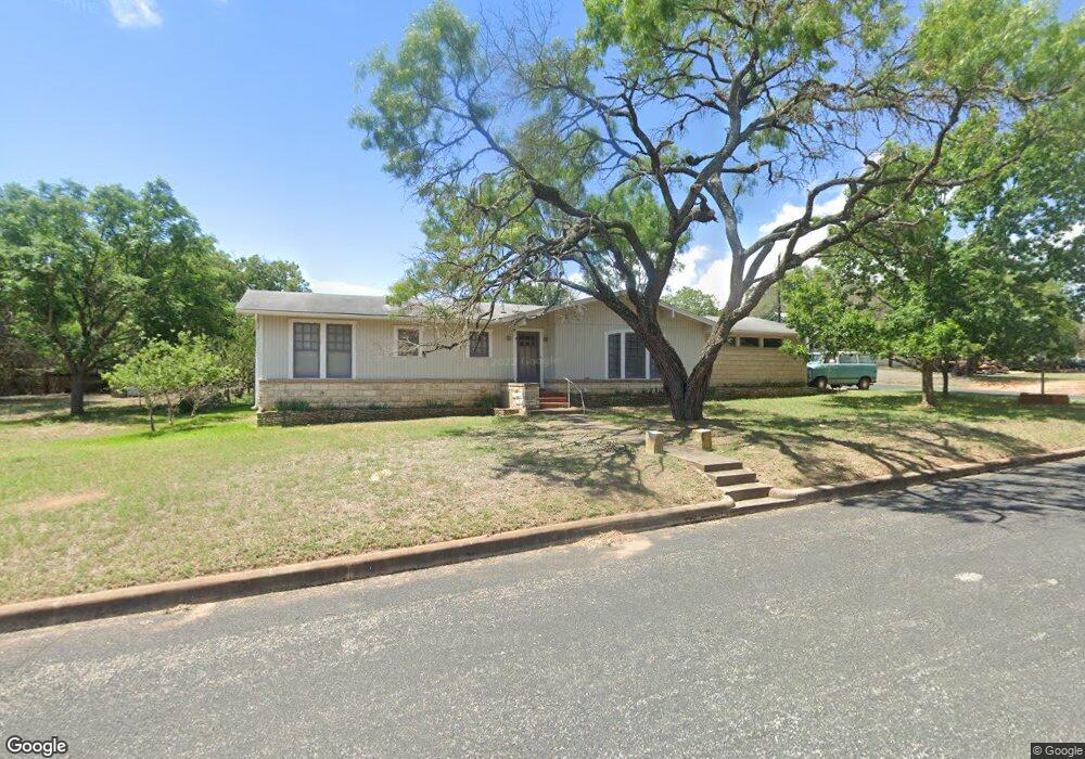 315 W Walch Ave, Fredericksburg, TX 78624 - photo 1