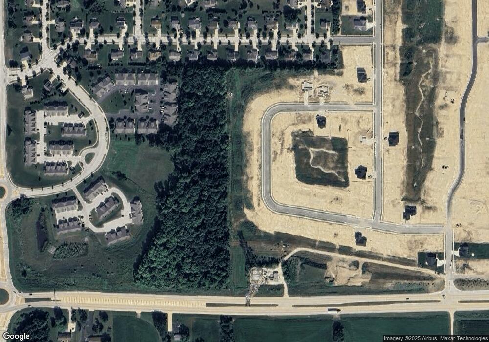 2466 Boulder Dr, Slinger, WI 53086 - photo 1