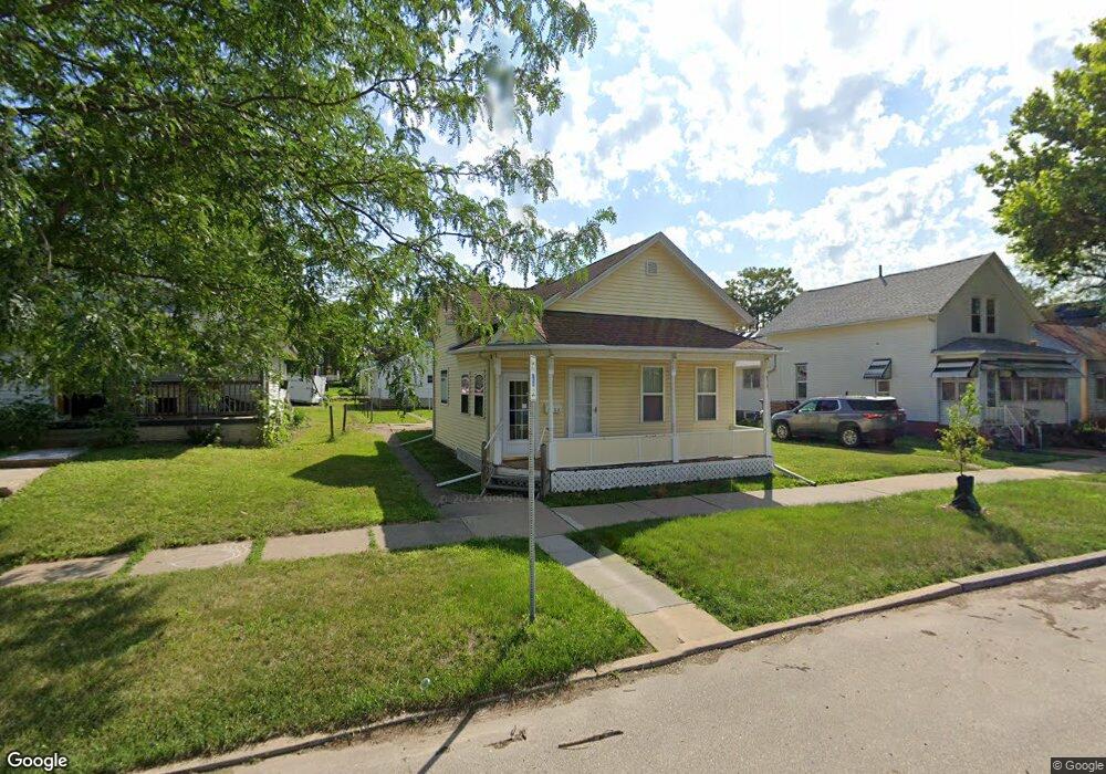 1116 7th St SE, Cedar Rapids, IA 52401 - photo 1