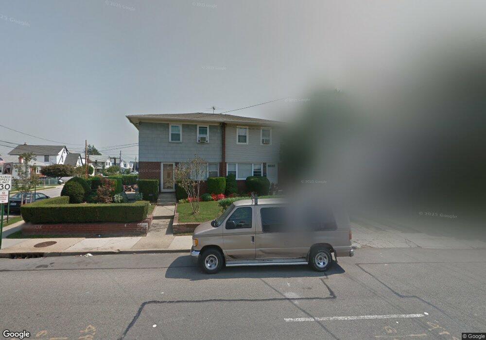 94 Roslyn Rd, Mineola, NY 11501 - photo 1