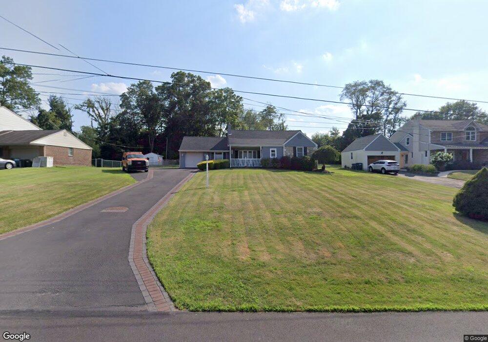 1004 Hillside Dr, Southampton, PA 18966 - photo 1