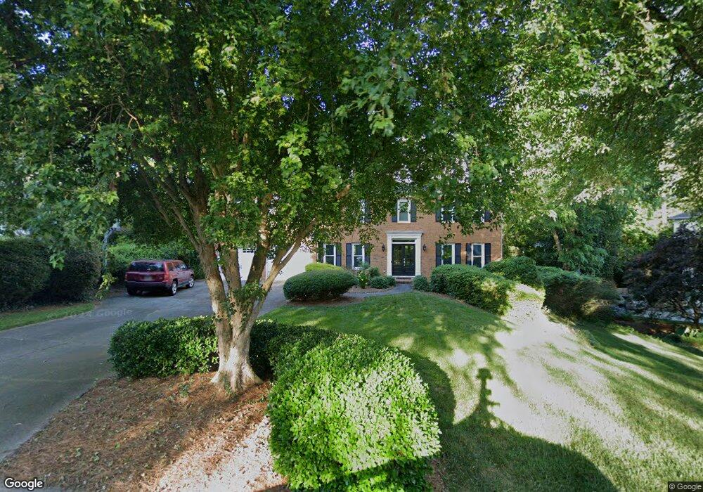 4659 Glenforest Dr NE, Roswell, GA 30075 - photo 1