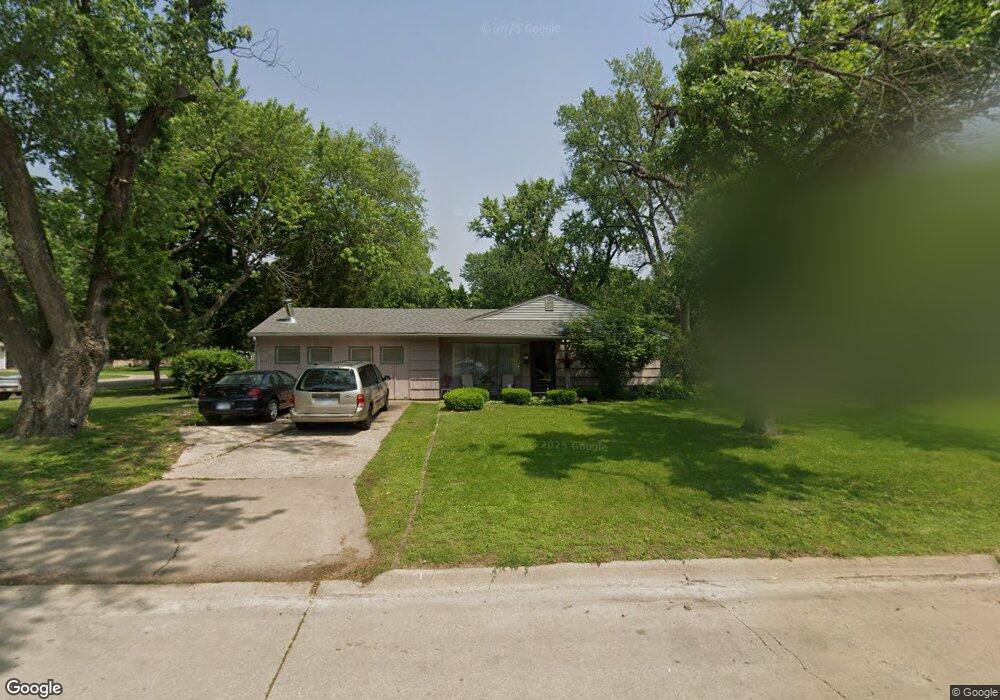 1708 SW 24th St, Topeka, KS 66611 - photo 1