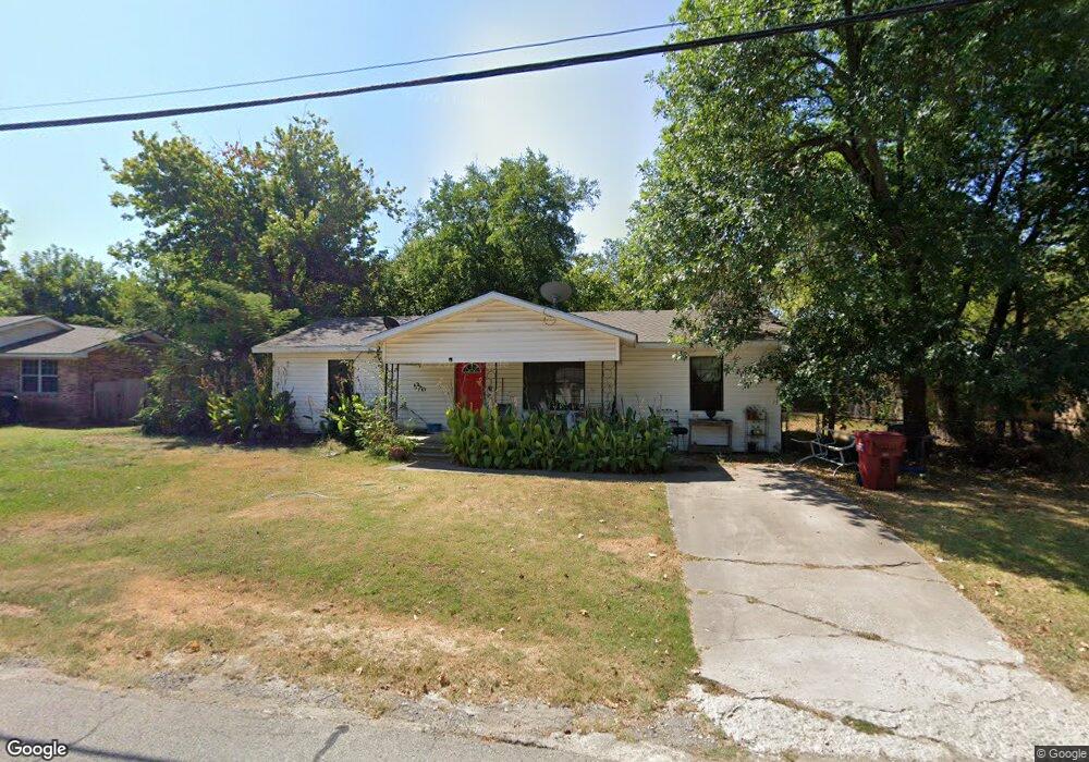 304 E 15th St, Bonham, TX 75418 - photo 1