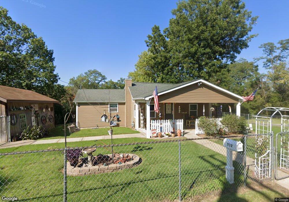 712 Belleville Rd, Caseyville, IL 62232 - photo 1