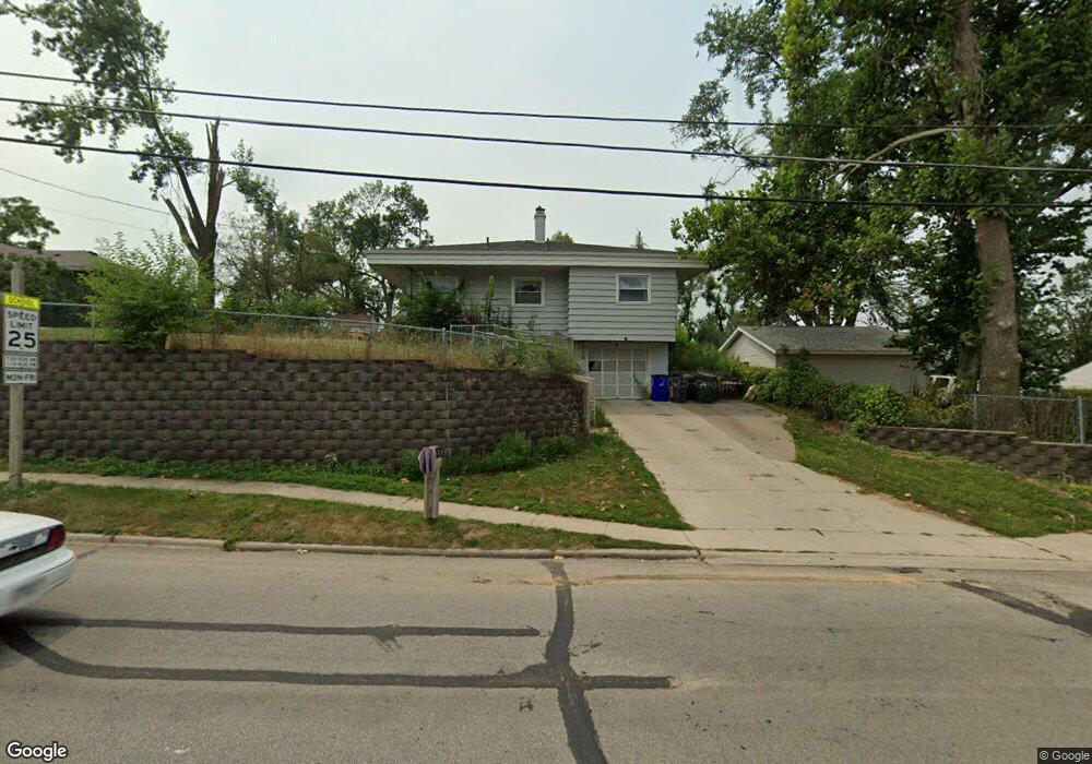 2616 J St SW, Cedar Rapids, IA 52404 - photo 1