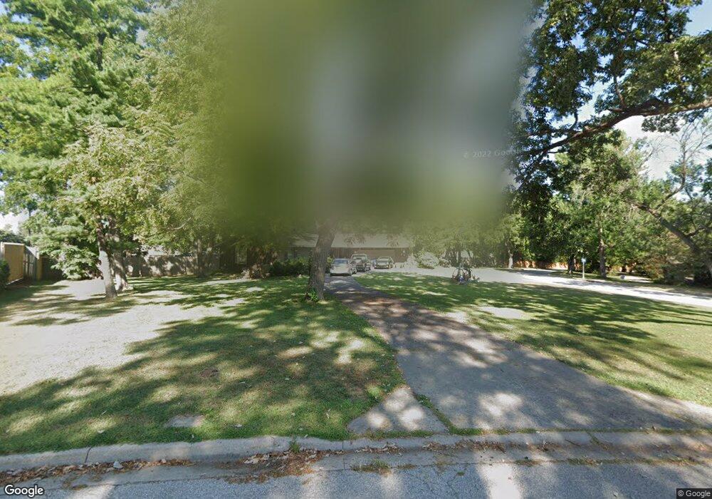 6319 Robinhood Ln, Shawnee, KS 66203 - photo 1