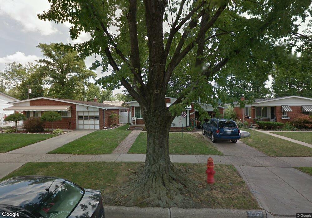 30759 Underwood Dr, Roseville, MI 48066 - photo 1