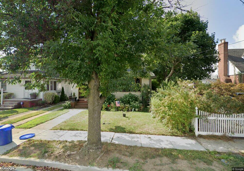 38 Robertson Rd, Lynbrook, NY 11563 - photo 1