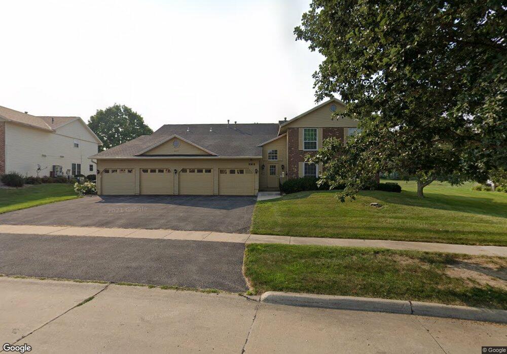 3913 Summerfield Ln NE unit B, Cedar Rapids, IA 52402 - photo 1