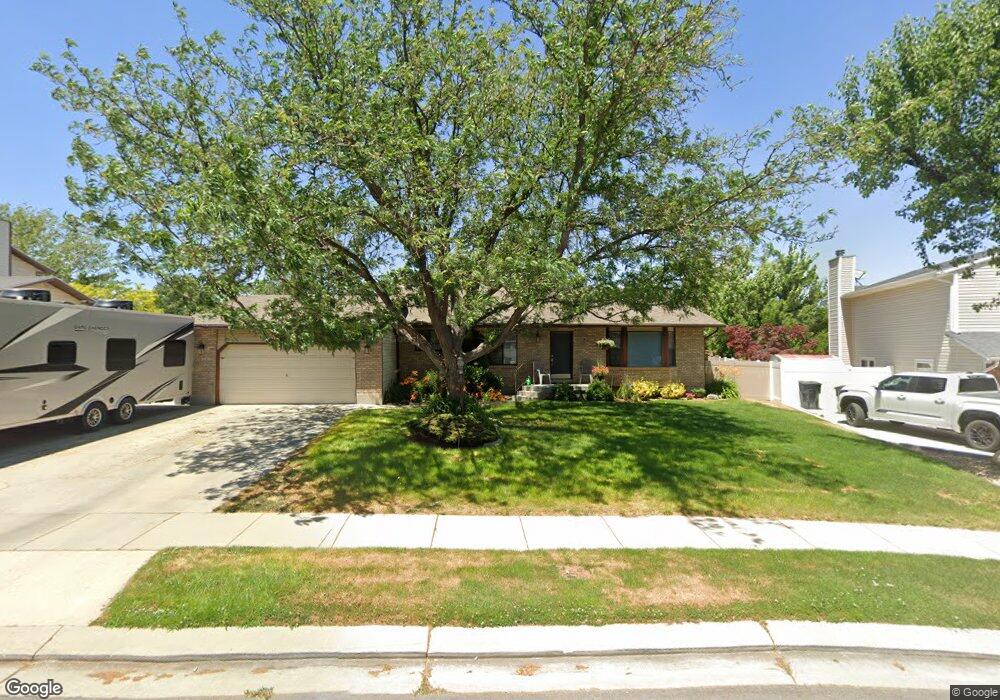 4246 Lochshire Cir, South Jordan, UT 84095 - photo 1