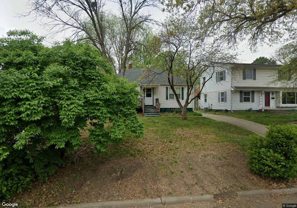 1129 SW Cambridge Ave, Topeka, KS 66604 - photo 1