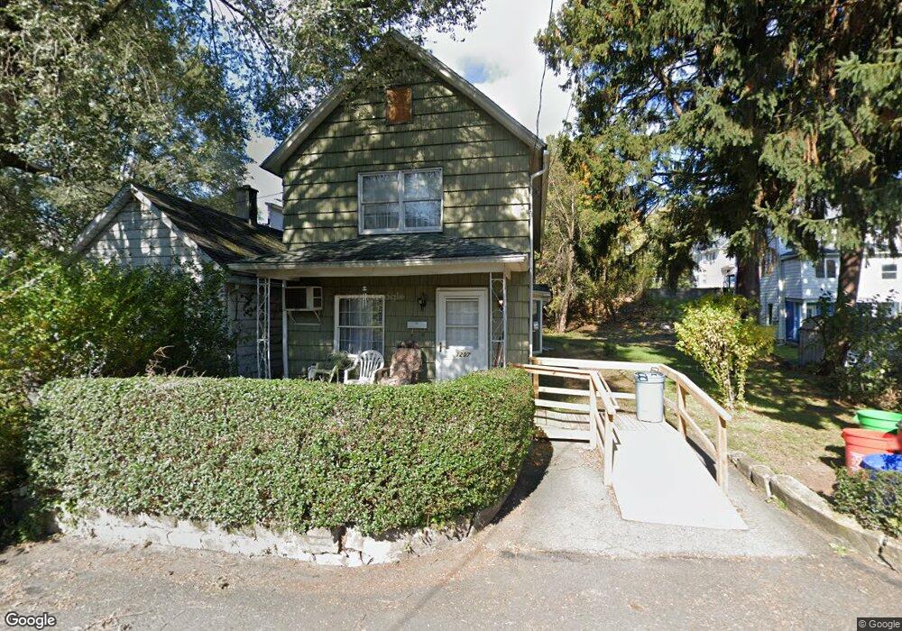 1207 Pettit St, Scranton, PA 18519 - photo 1