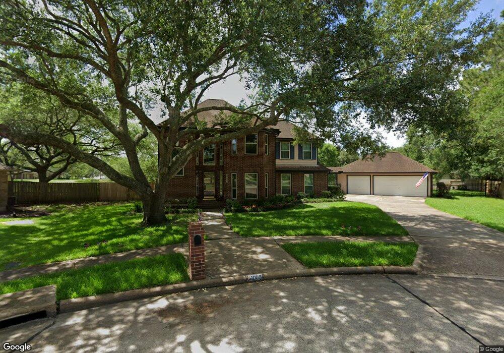 1005 Middlecreek St, Friendswood, TX 77546 - photo 1