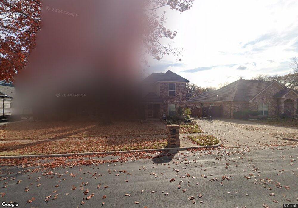 413 Evergreen Dr, Hurst, TX 76054 - photo 1