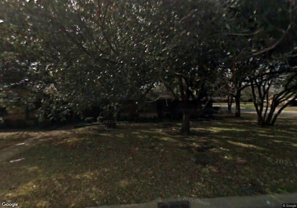 902 S Colonial Dr, Cleburne, TX 76033 - photo 1