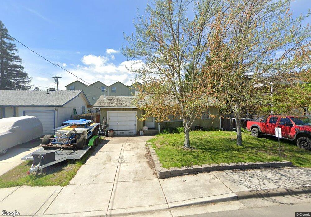 112 S Haskell St, Central Point, OR 97502 - photo 1