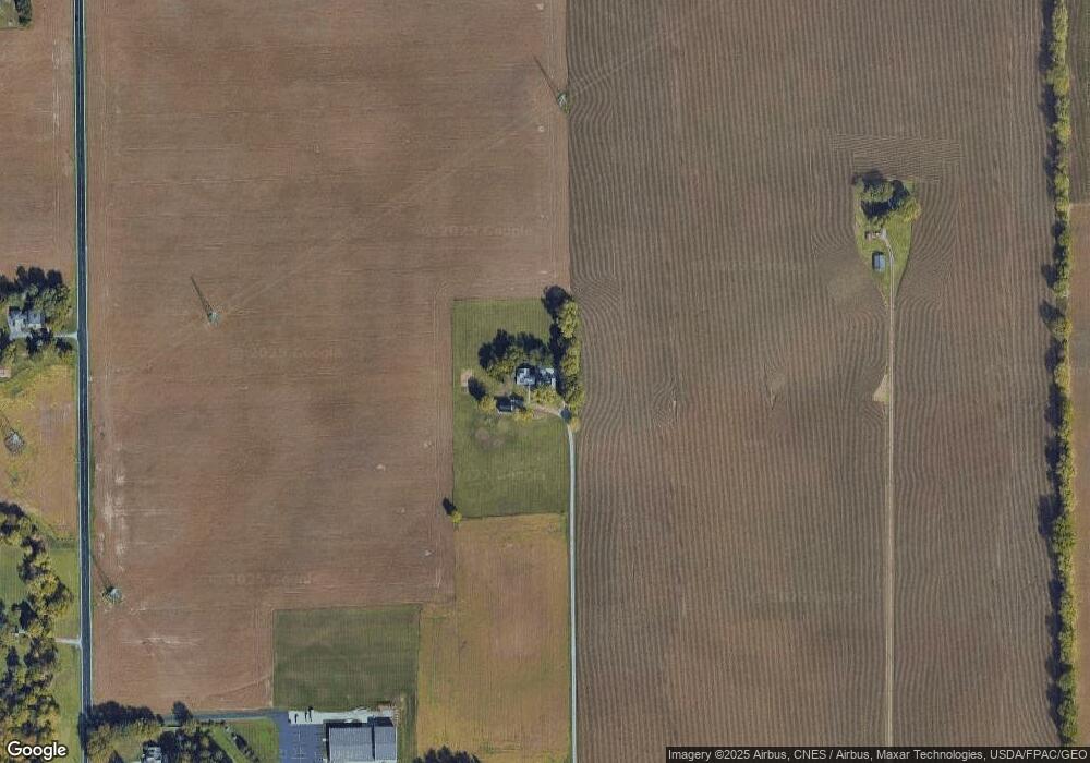 1108 W Bluelick Rd, Lima, OH 45801 - photo 1