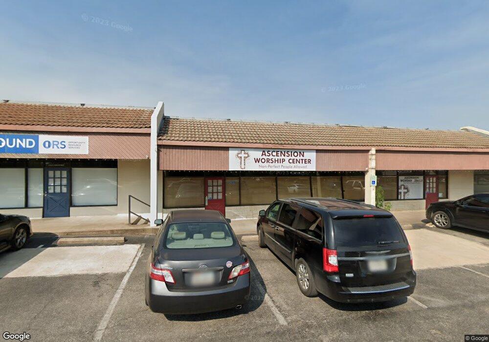 210 S Ridgeway Dr, Cleburne, TX 76033 - photo 1