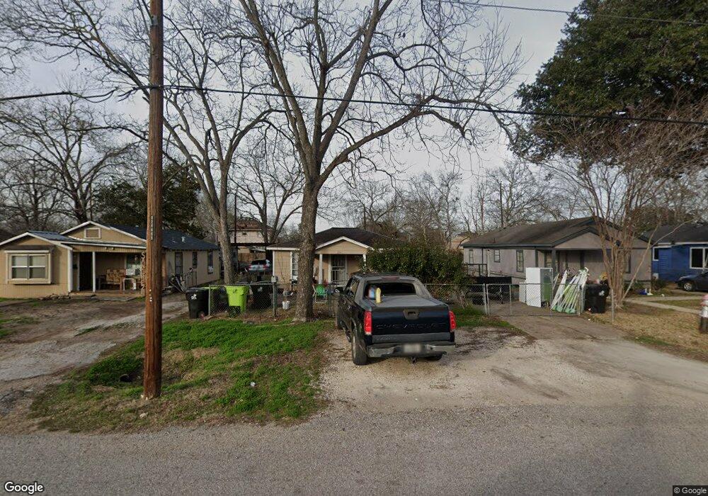 1211 Walnut Ave, Rosenberg, TX 77471 - photo 1